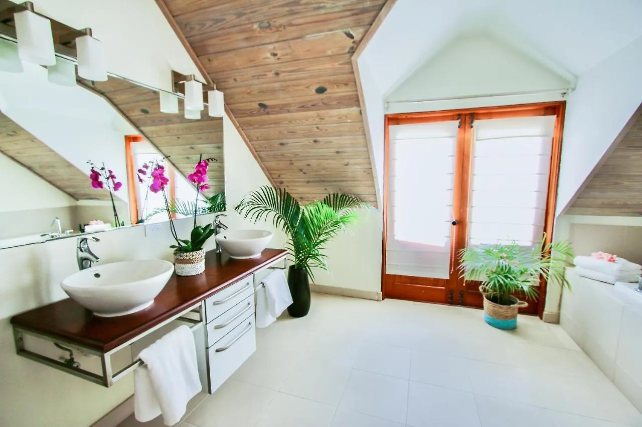 The Hideaway At Hughes Point Hotel Freetown Village