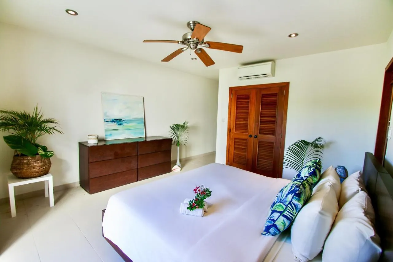 The Hideaway At Hughes Point Hotel Freetown Village Resort