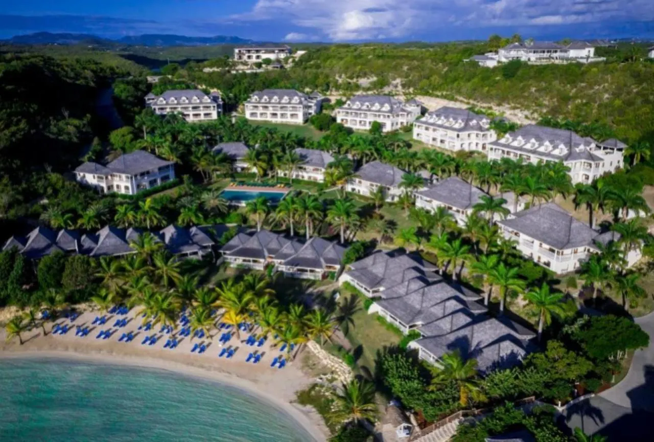 The Hideaway At Hughes Point Hotel Freetown Village Resort